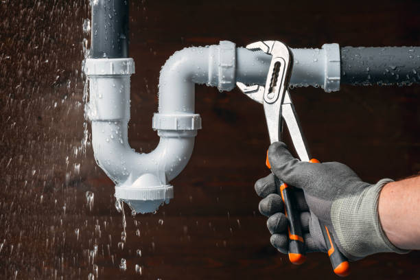 Professional Gas Line Repair technician working in Newtonville, NJ